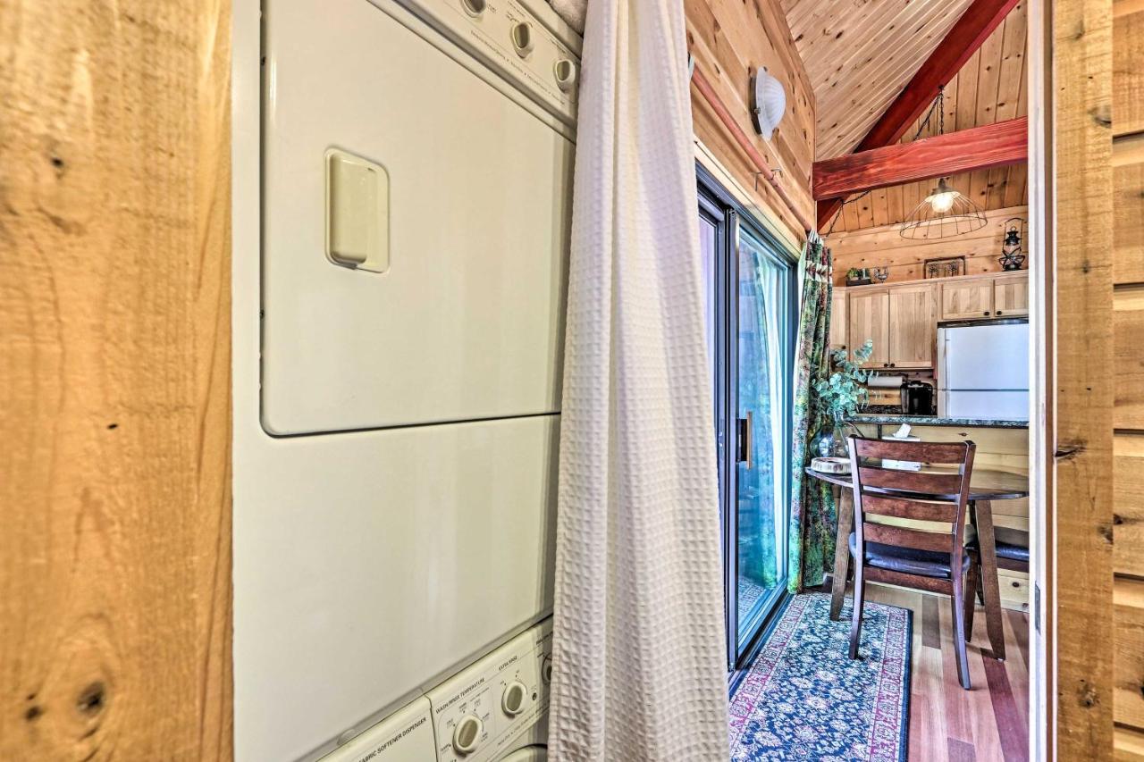 Romantic Strawberryandpine Studio Cabin With Deck! Екстер'єр фото